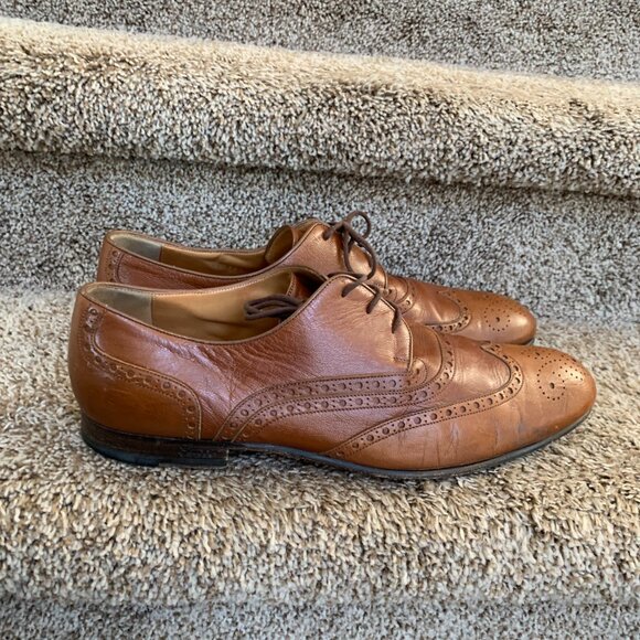 Gucci Men's Tan Leather Wingtip Oxford Shoes.